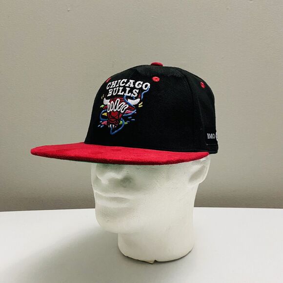 Chicago Bulls Artist Hat Series SGA 2023/24 JULIA FRANCO 3/18/24 Cap One Size - Picture 4 of 10